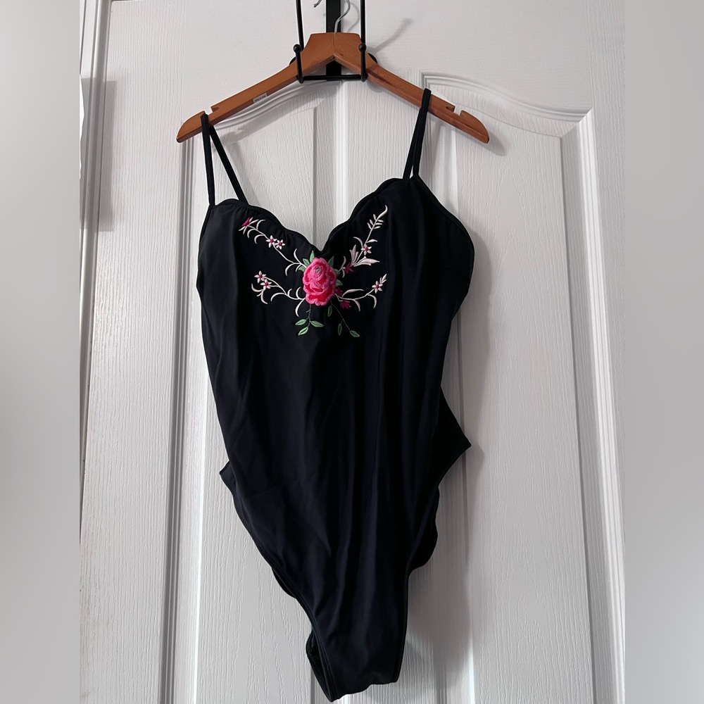 Newport News Swim has structured support top and adjustable straps 14